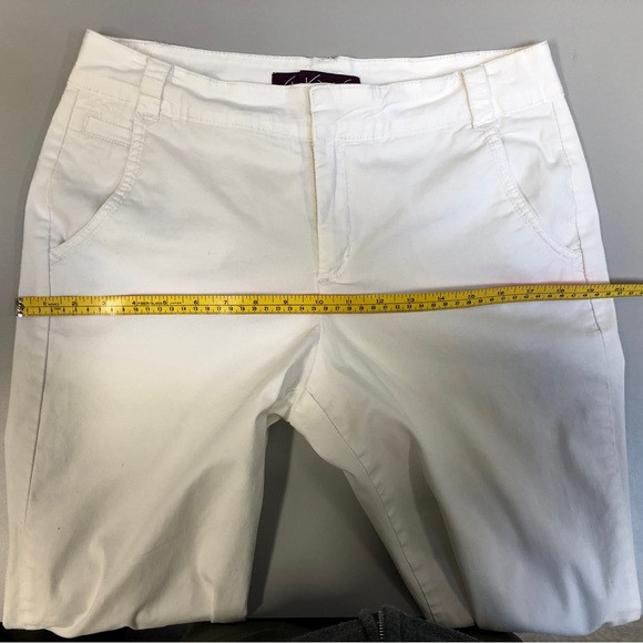 White Cotton Capri’s with Cuffs.  Sz 10 - Picture 8 of 11